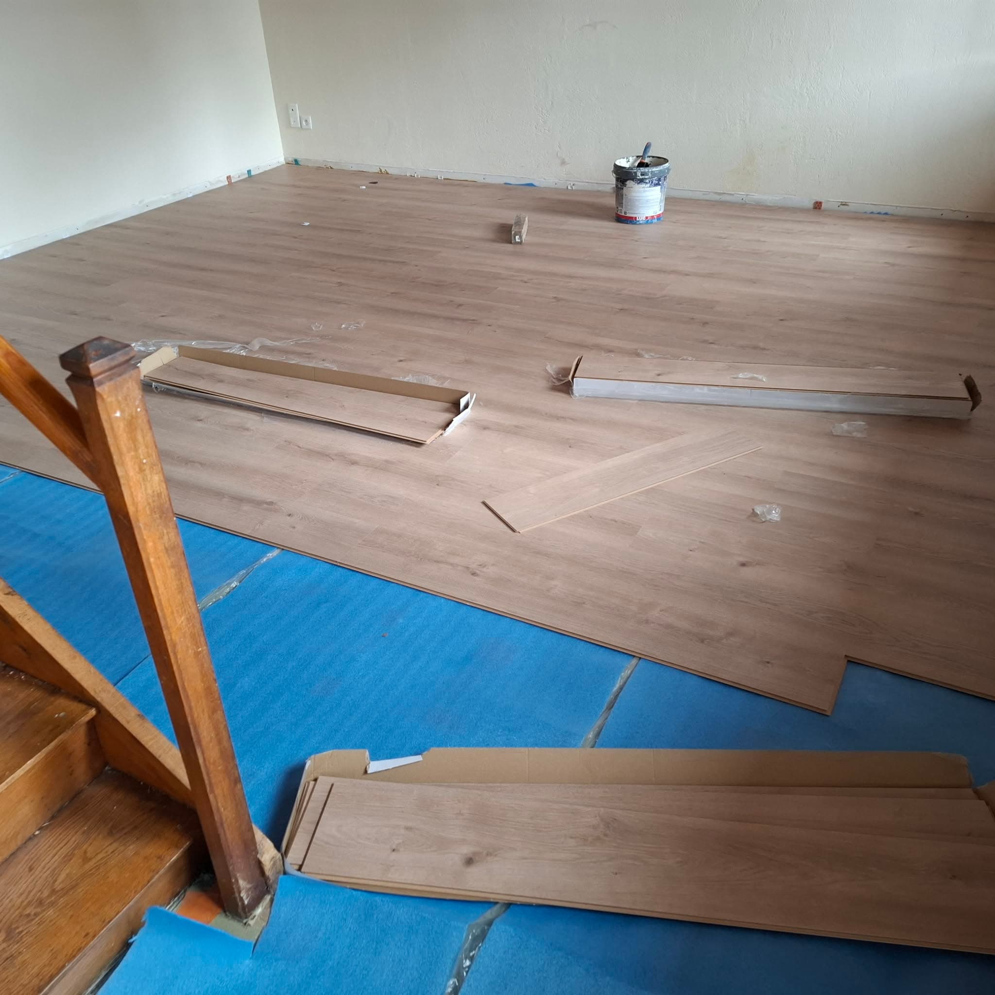 Pose parquet stratifié à Saint-Laurent-de-Mure — Avant/Après - Image 4