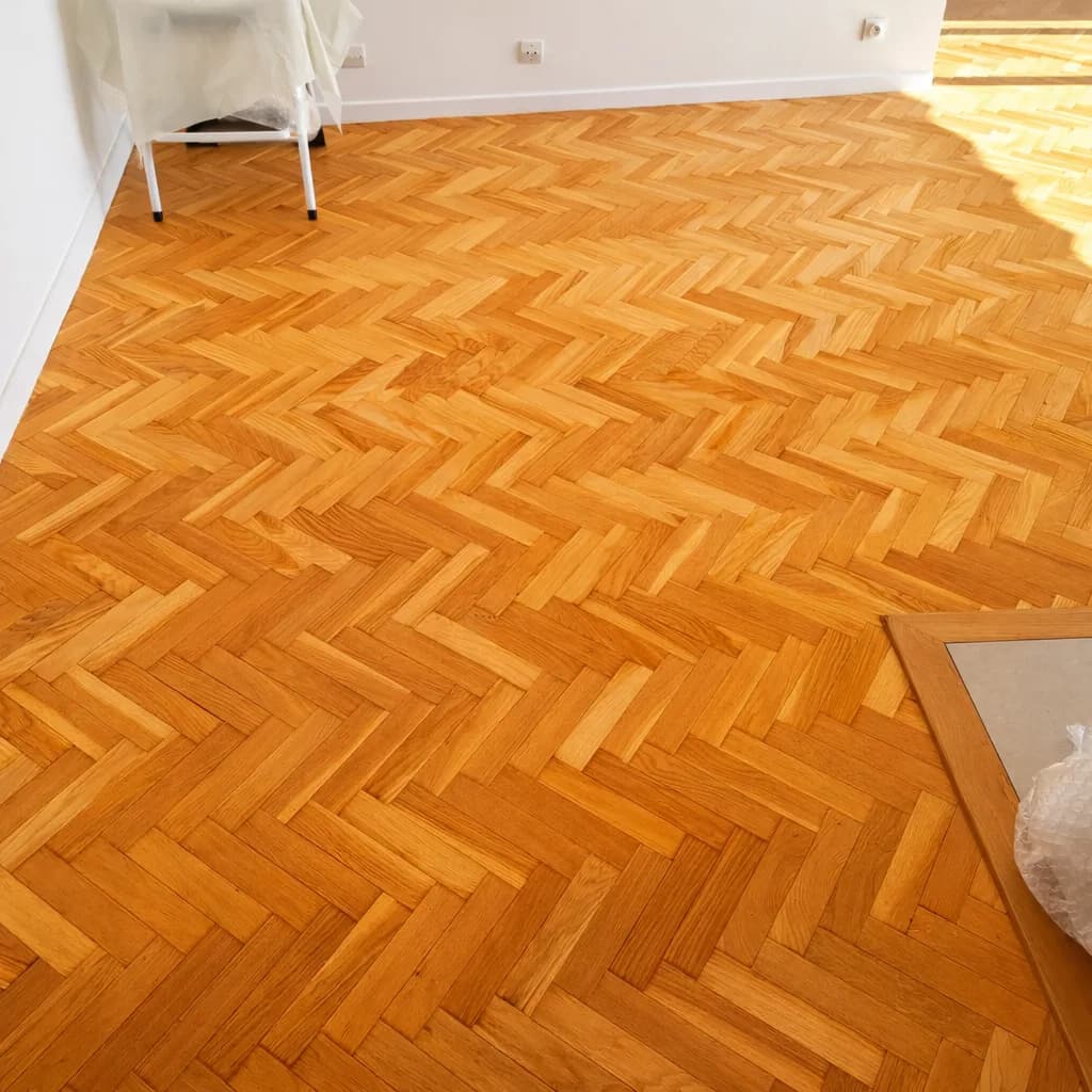 Ponçage et vitrification parquet mosaïque point de Hongrie — Lyon 3e - Image 3