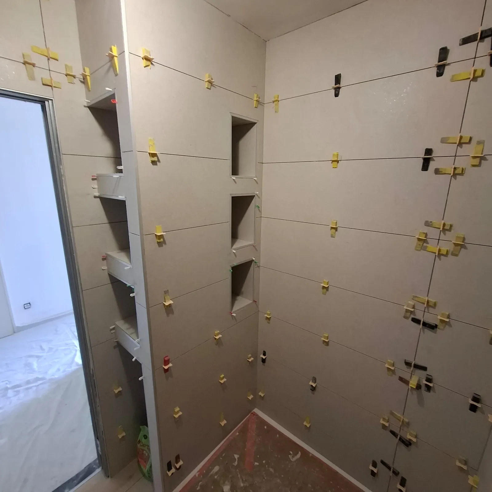 Rénovation salle de bain 3 m² à Meyzieu — douche italienne et meuble suspendu - Image 5